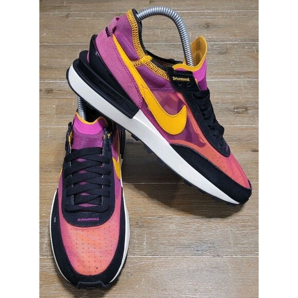 Size 9 - Nike Waffle One Active Fuchsia Women's Pink Breathable Running Shoes - Picture 1 of 7